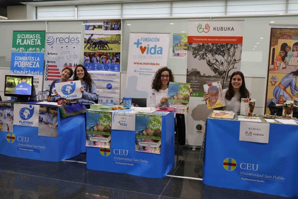 Feria-Voluntariado-CEU-1