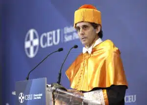 José María Álvarez-Pallete, investido Doctor ‘Honoris Causa’ por la Universidad CEU San Pablo