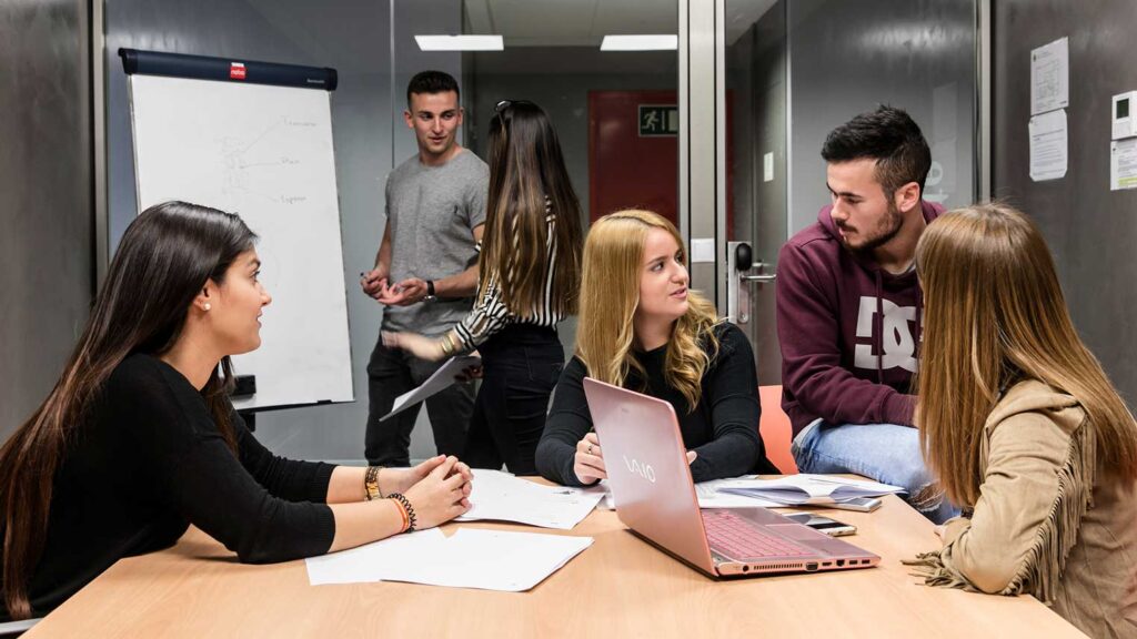 Carreras Universitarias según Bachillerato en CEU