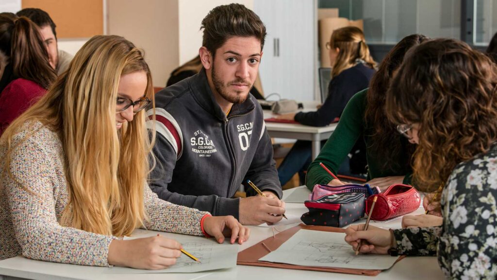 En las universidades CEU encontrarás muchas carreras relacionadas con el deporte