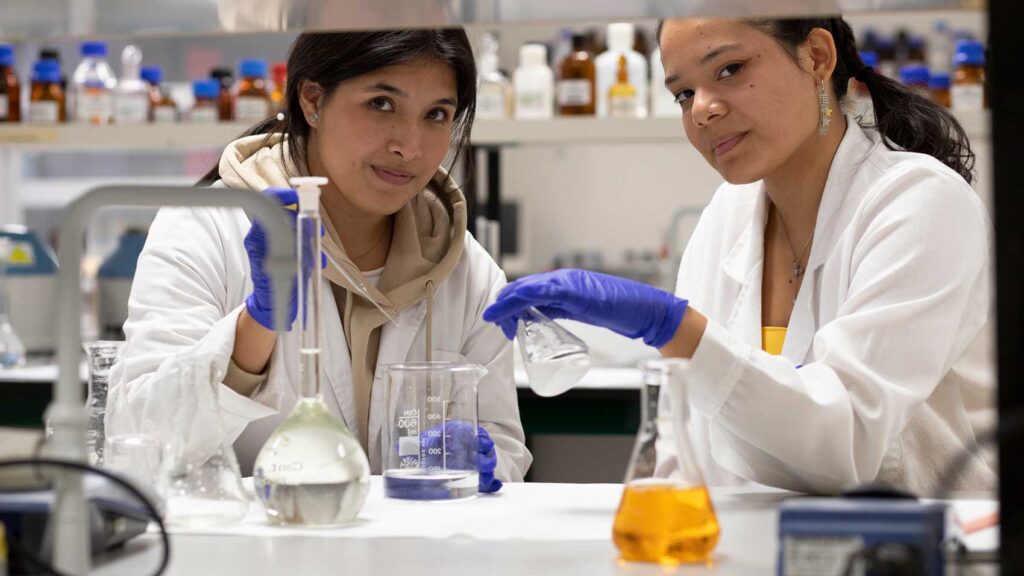 Los centros CEU FP de Madrid, Valencia y Sevilla ofrecen varios programas de FP de la rama sanitaria