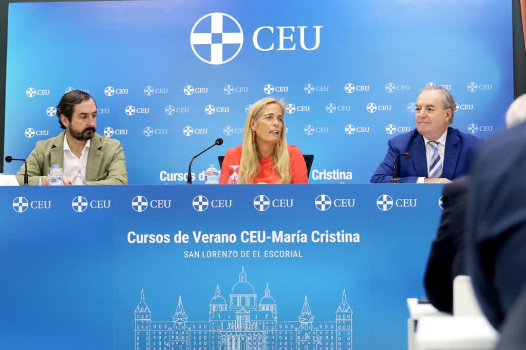 Rocío Albert y Galo Nuño en los Cursos de Verano CEU-El Escorial