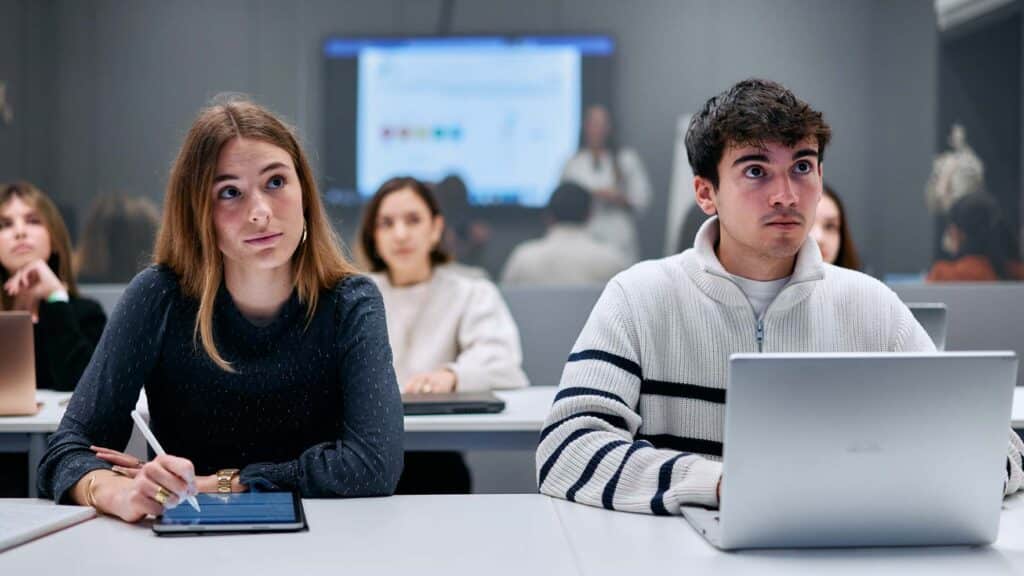 Los estudiantes universitarios eligen cada vez más carreras nuevas para potenciar su empleabilidad