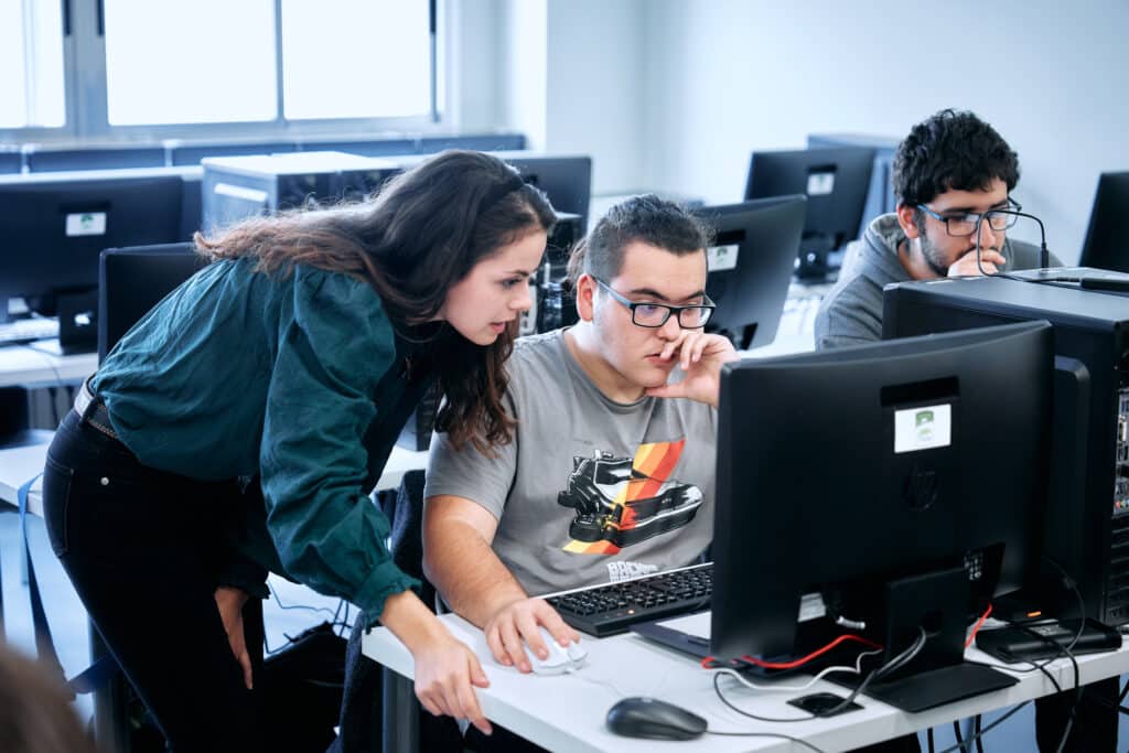Ciberseguridad y redes, un seguro para el futuro.