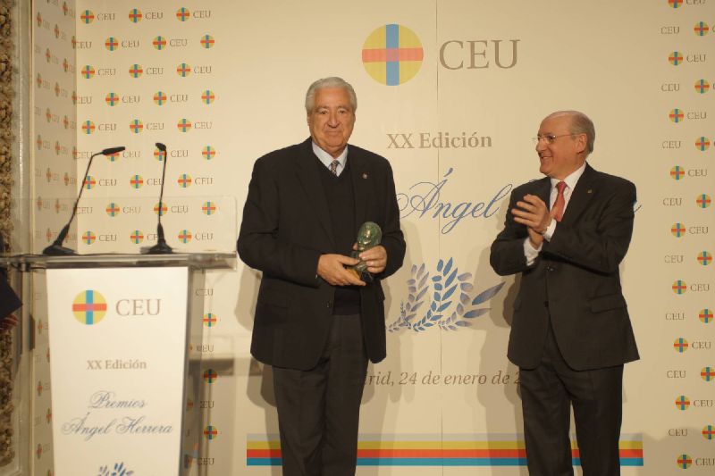 premios de otorga el ceu